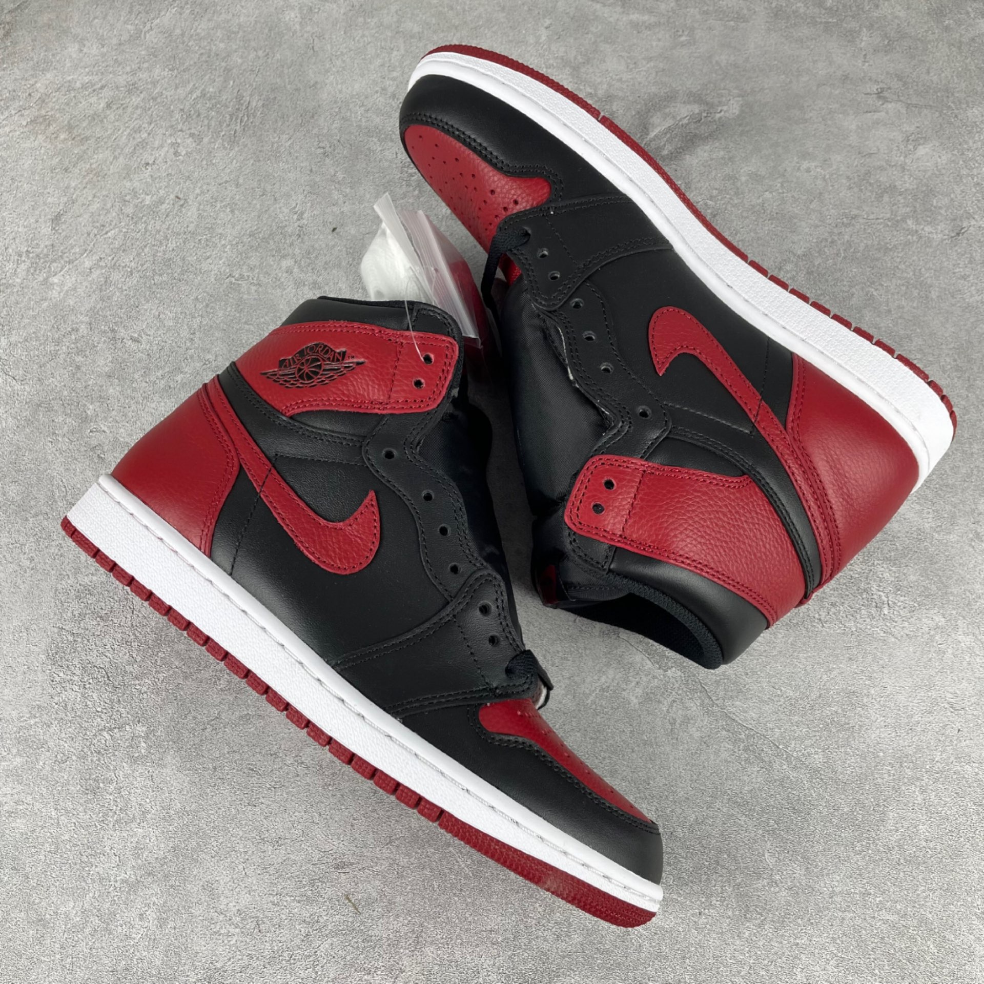 XH Air Jordan 1 High 'Banned'  review Drew 02