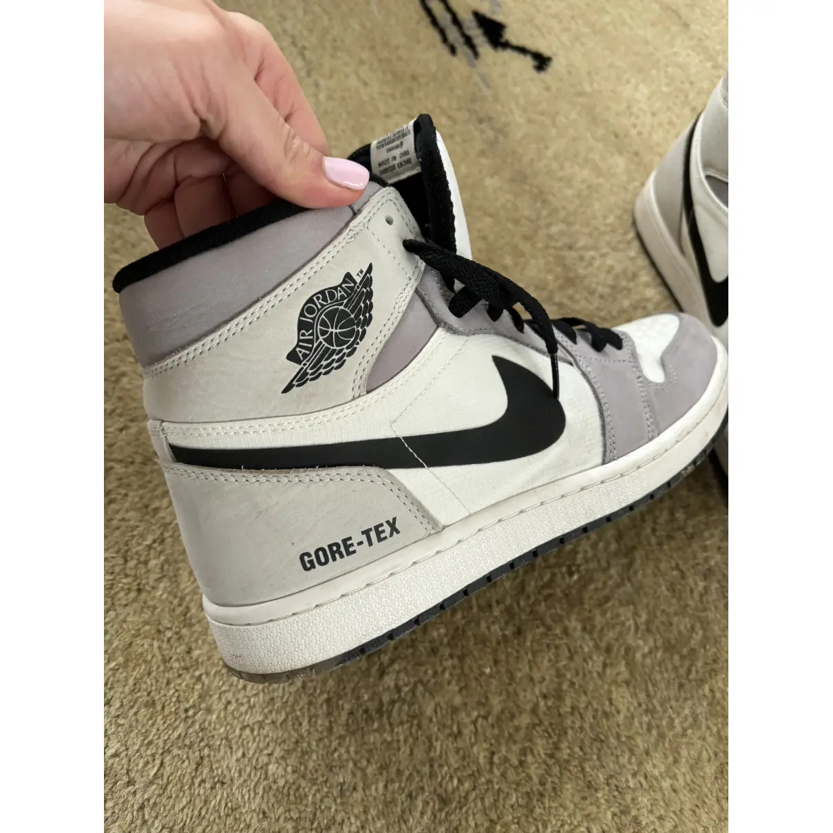XH  Air Jordan 1 White Lime review Diana 04