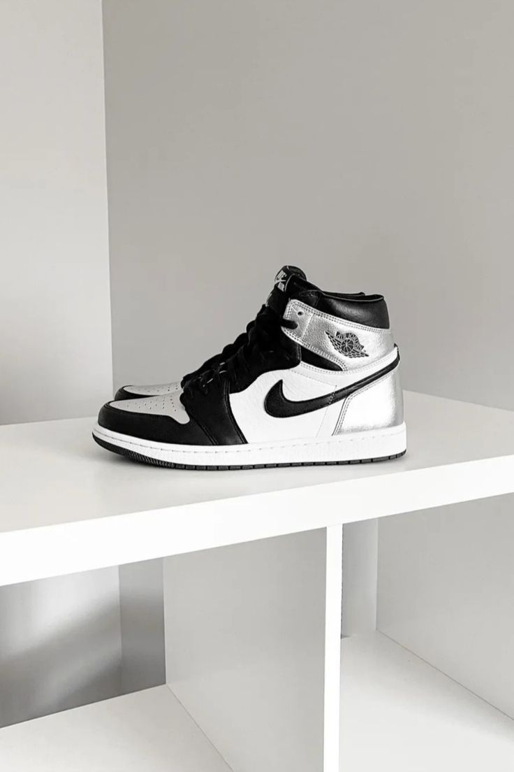 XH Air Jordan 1 High “Silver Toe” review Iris