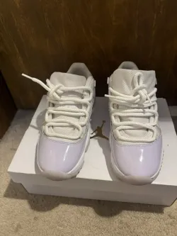 XH Air Jordan 11 Low Pure Violet review Marlon J Ingram 01