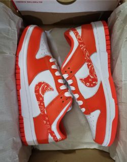 LF Nike Dunk Low Orange Paisley review Rosario 02
