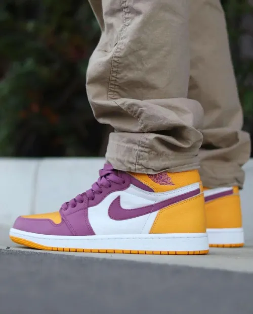 XH Air Jordan 1 High OG “Brotherhood” review 