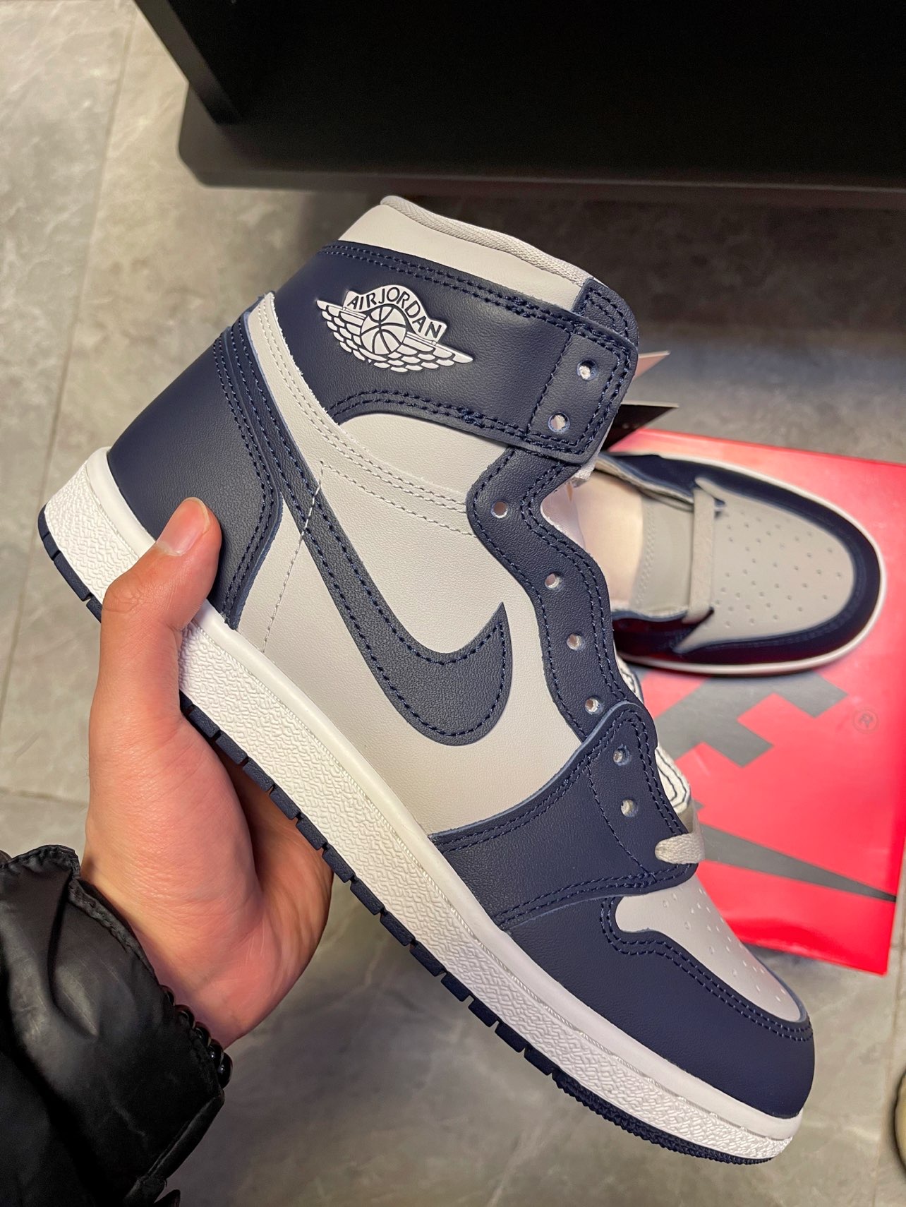 XH Air Jordan 1 High 85 Georgetown College Navy review Chloe 01