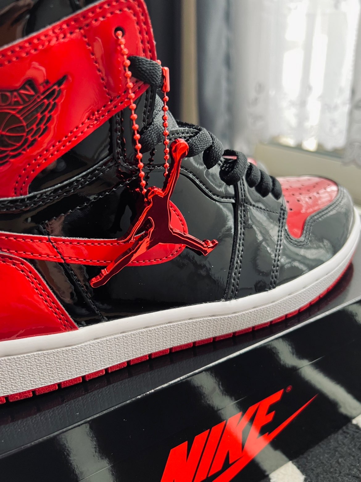 XH Air Jordan 1 High OG Bred Patent review Ellie 01