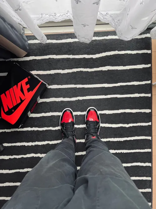 XH Air Jordan 1 High OG Bred Patent review 