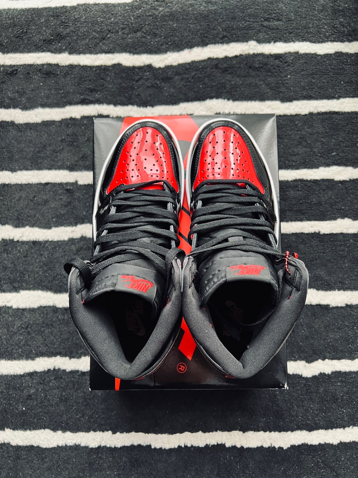 XH Air Jordan 1 High OG Bred Patent review Zoey 02