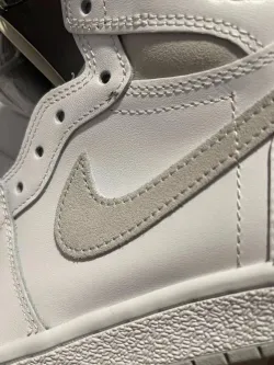 XH Air Jordan 1 Retro High '85 Neutral Grey review Carter 01