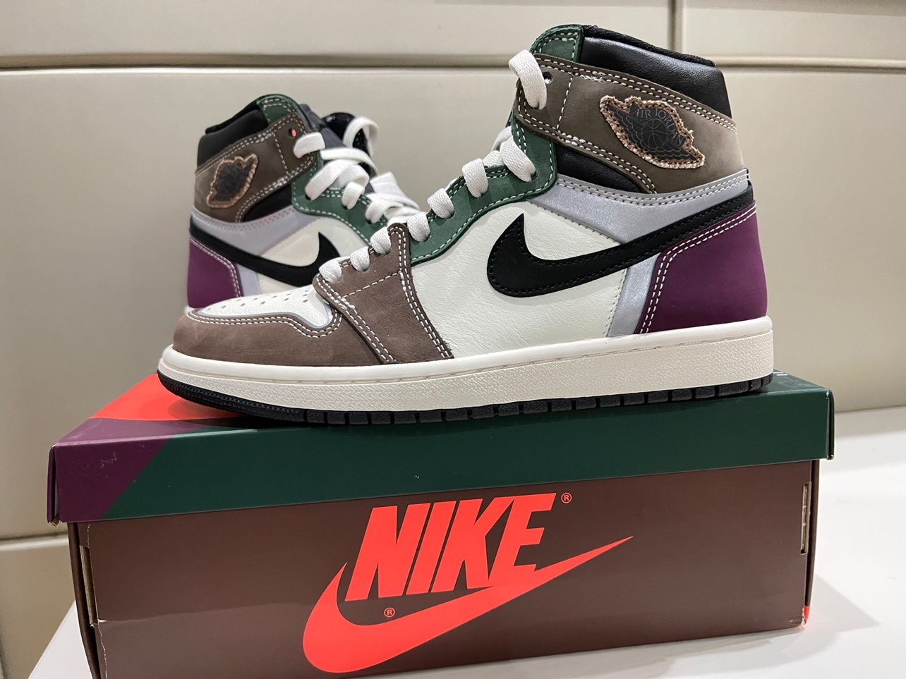 XH Air Jordan 1 High OG Hand Crafted review Luna 01