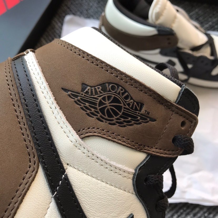 XH Air Jordan 1 Retro High OG 'Dark Mocha' review Emily 03