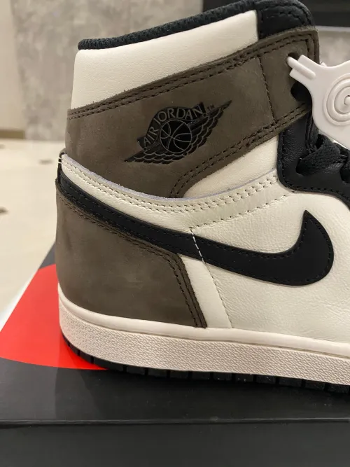 XH Air Jordan 1 Retro High OG 'Dark Mocha' review 