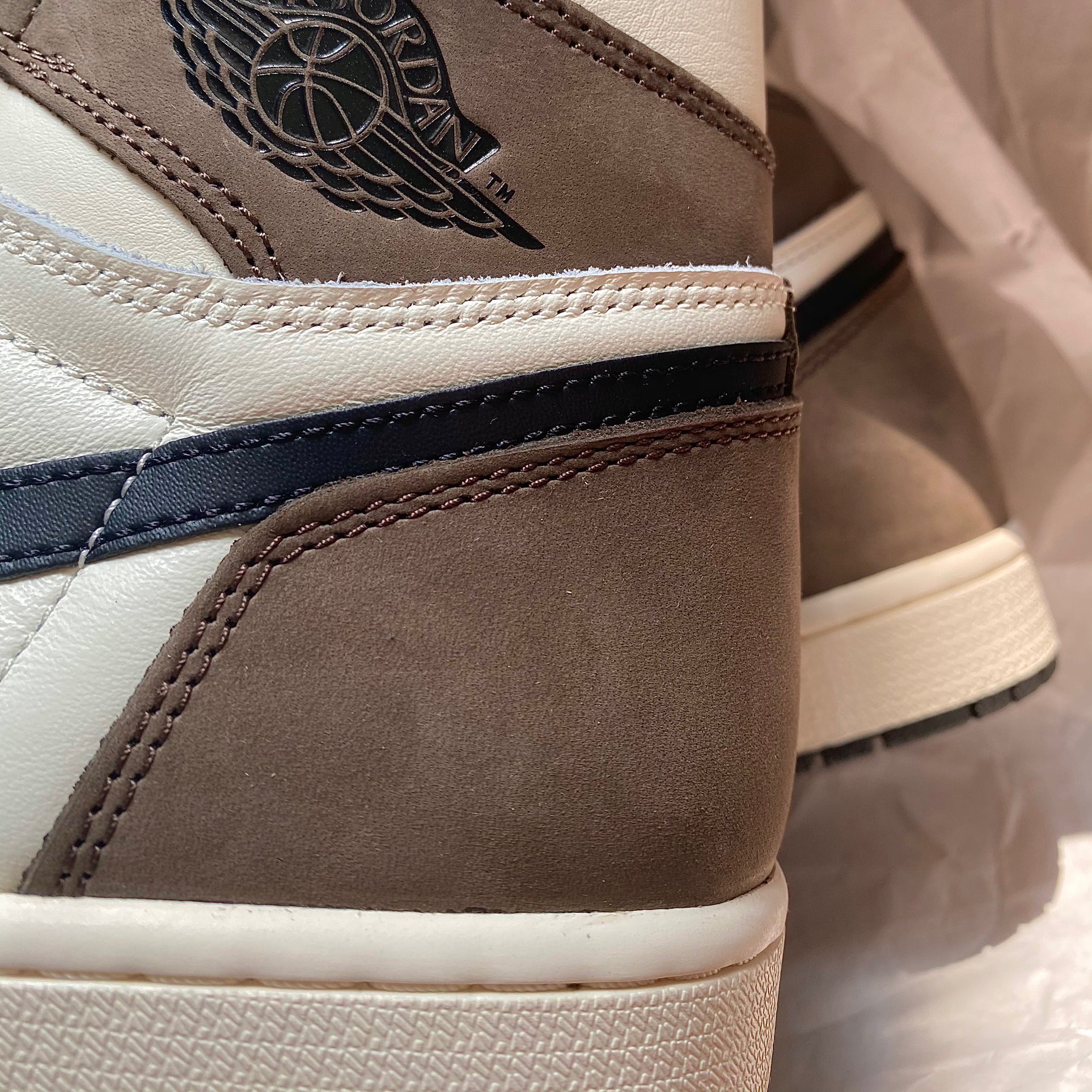 XH Air Jordan 1 Retro High OG 'Dark Mocha' review Sophia 01