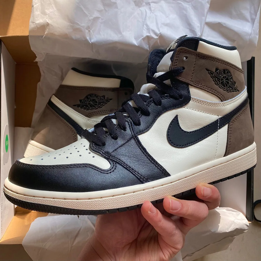 XH Air Jordan 1 Retro High OG 'Dark Mocha' review Sophia 02
