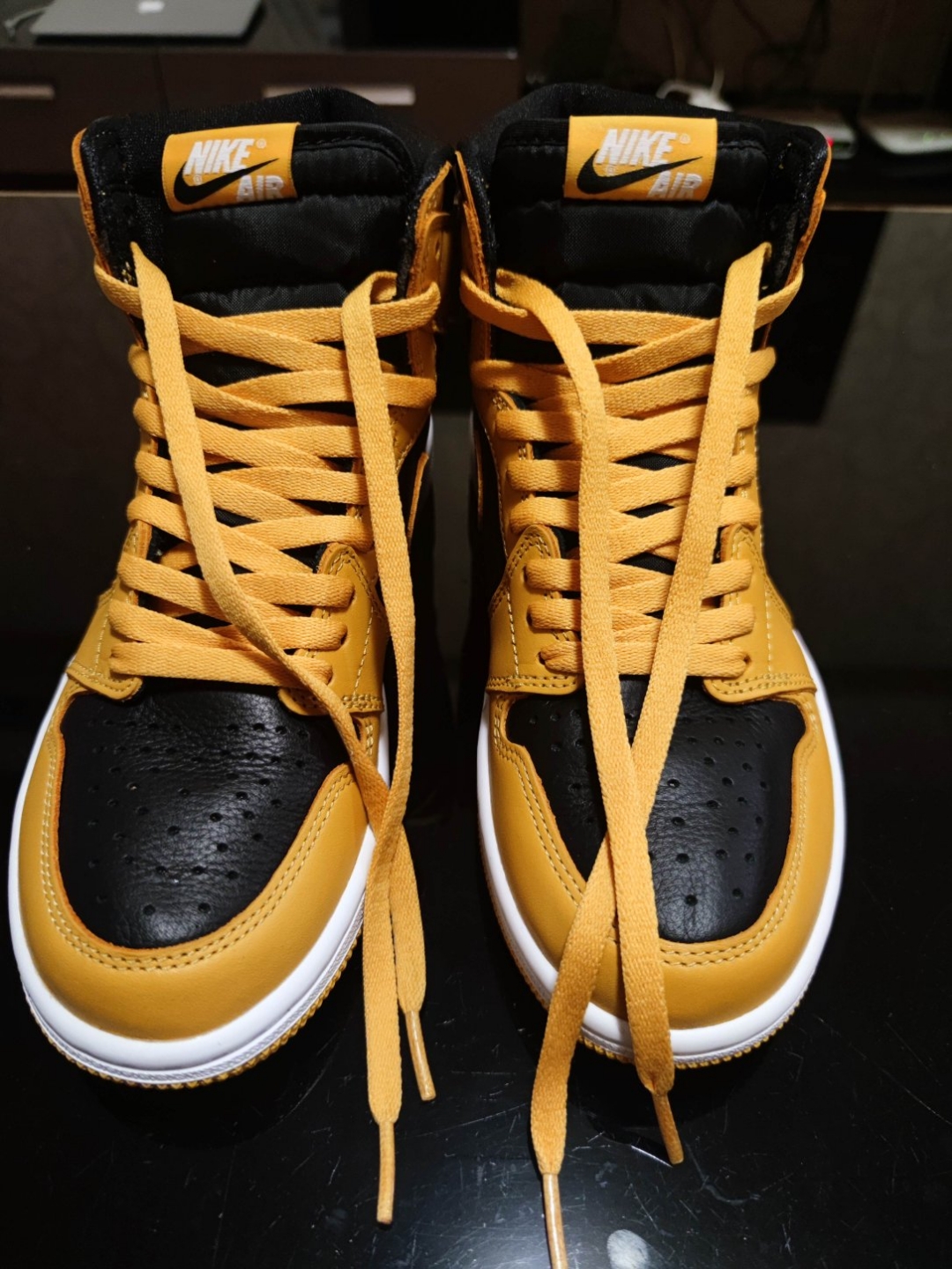 XH Air Jordan 1 High OG Pollen review Emma 01