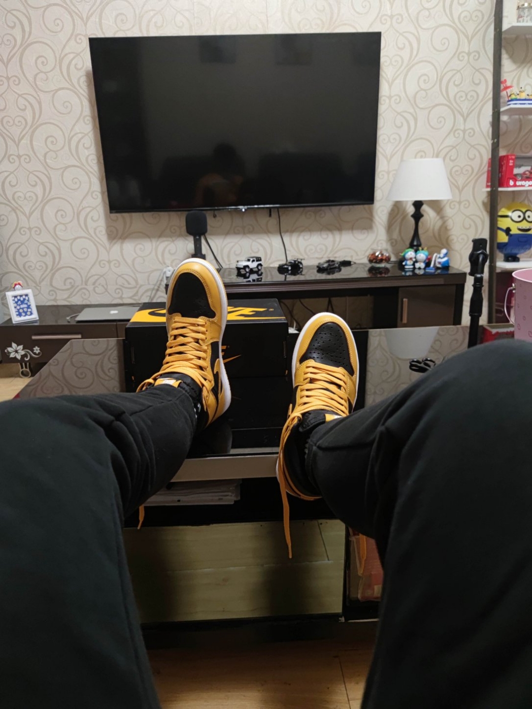 XH Air Jordan 1 High OG Pollen review James 02