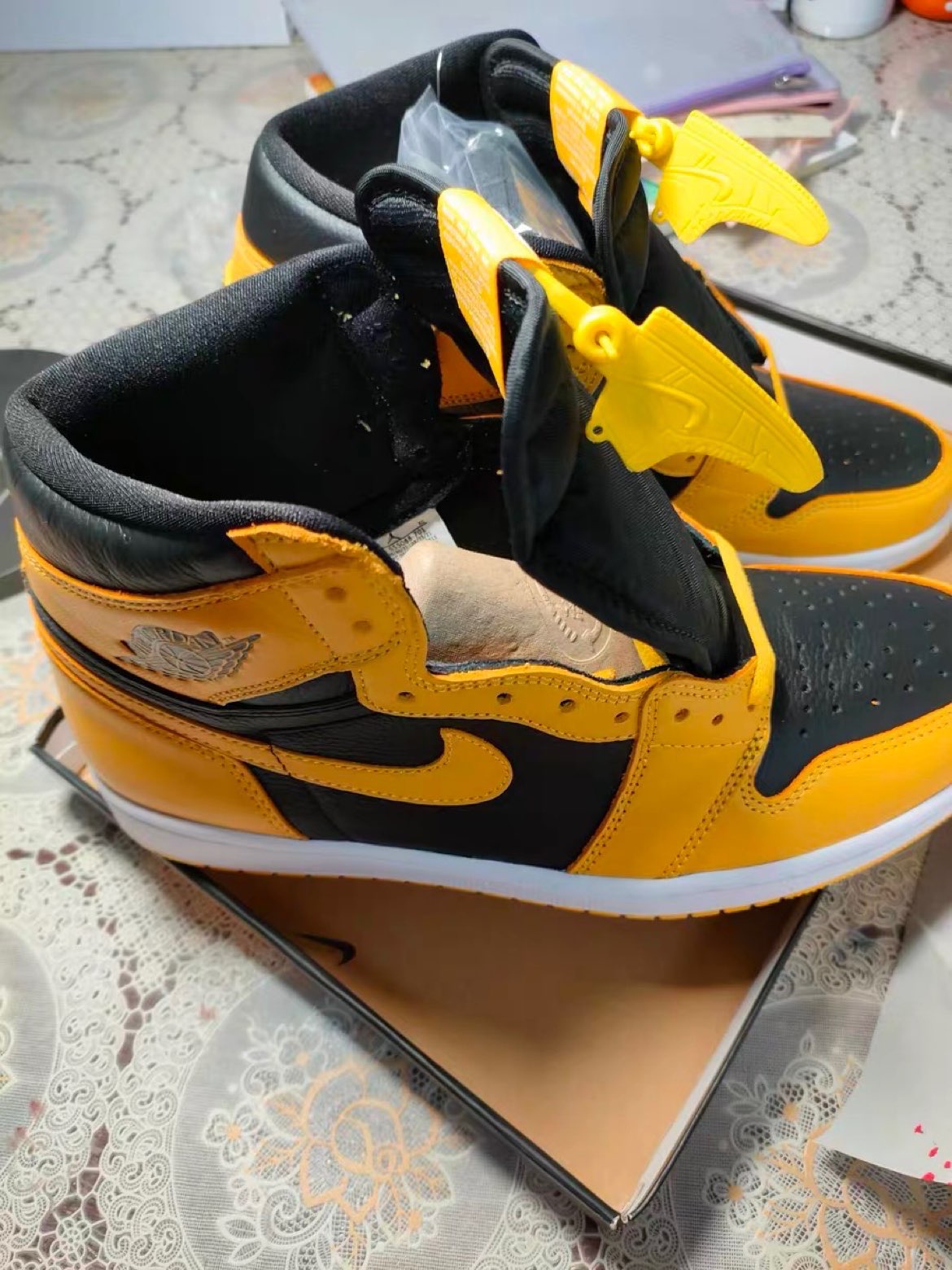 XH Air Jordan 1 High OG Pollen review Mia 04