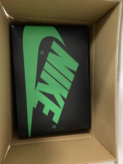 XH  Air Jordan 1 HighLucky Green review 