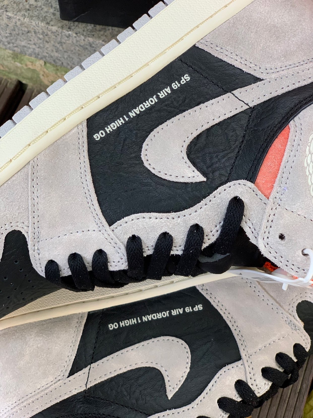 XH  Air Jordan 1 OG Hi Retro“Neutral Grey” review Michael 03