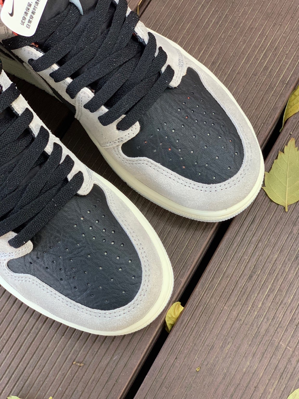 XH  Air Jordan 1 OG Hi Retro“Neutral Grey” review Michael 05