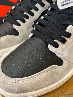 XH  Air Jordan 1 OG Hi Retro“Neutral Grey” review Sophia 05