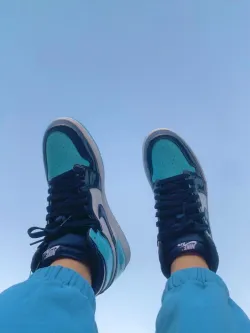 XH  Air Jordan 1 Retro High OG 'UNC Patent' review Emma