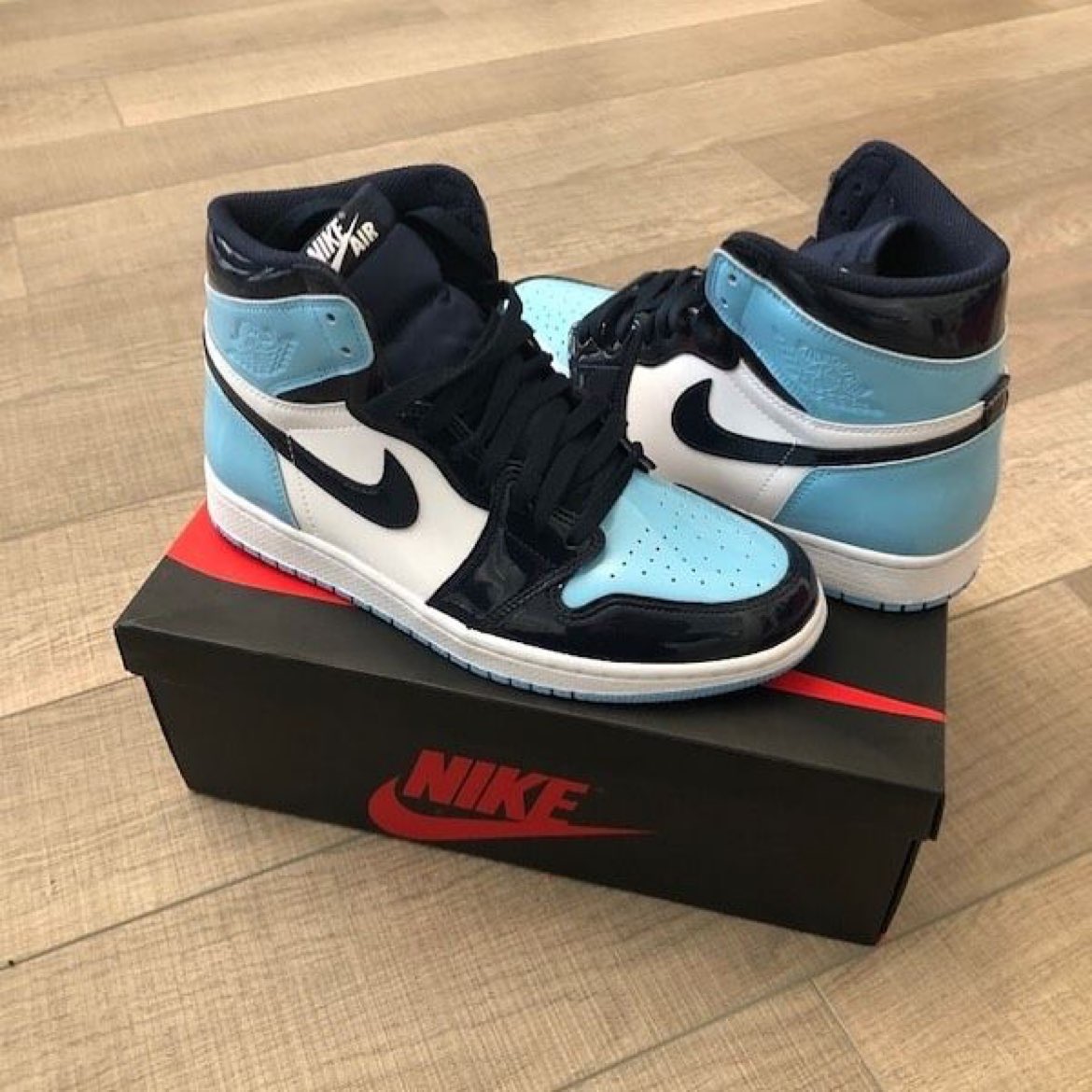 XH  Air Jordan 1 Retro High OG 'UNC Patent' review James