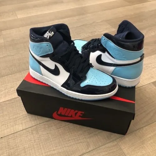 XH  Air Jordan 1 Retro High OG 'UNC Patent' review 