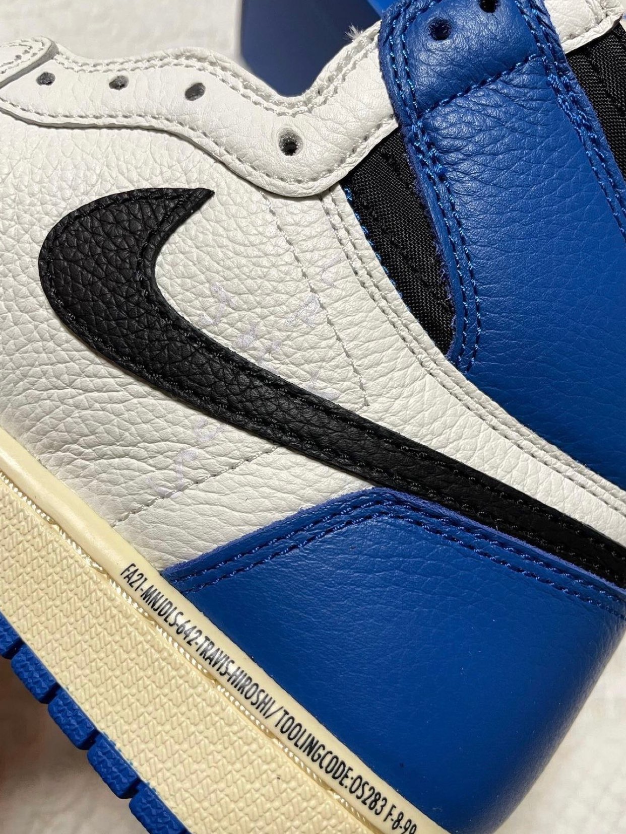 XH Fragment x Travis Scott x Air Jordan 1 High OG Military review Ava 04