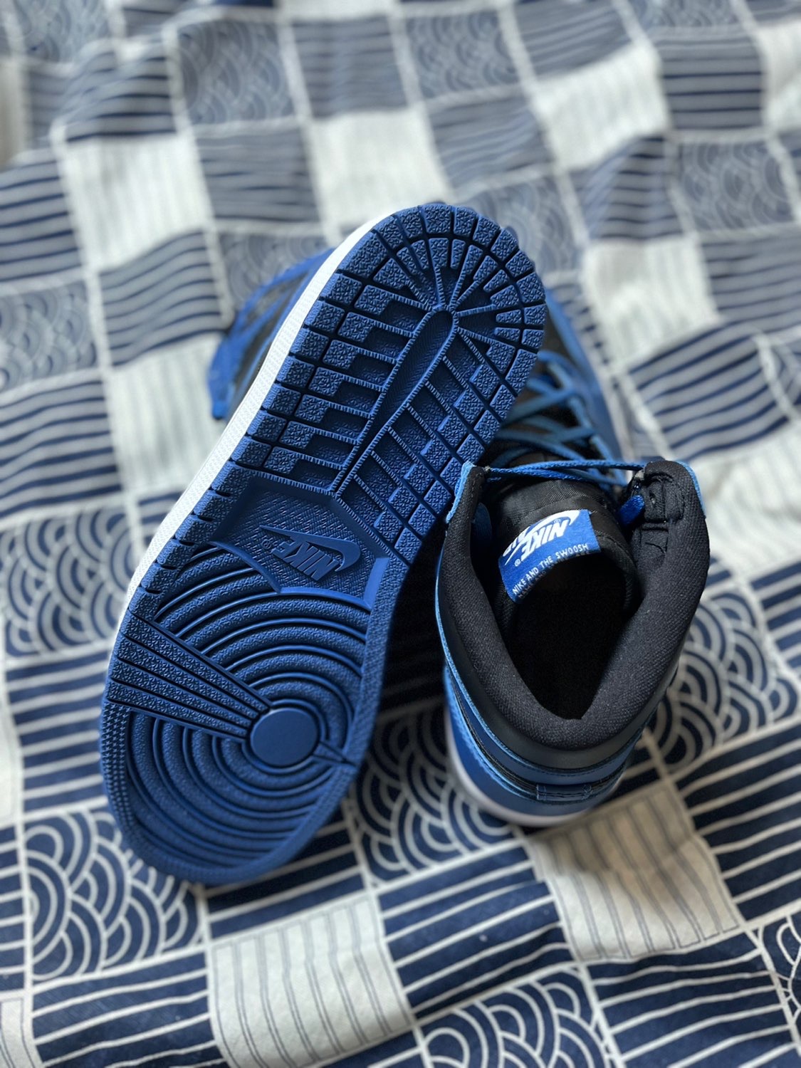 XH  Air Jordan 1 High OG Dark Marina Blue review John 01