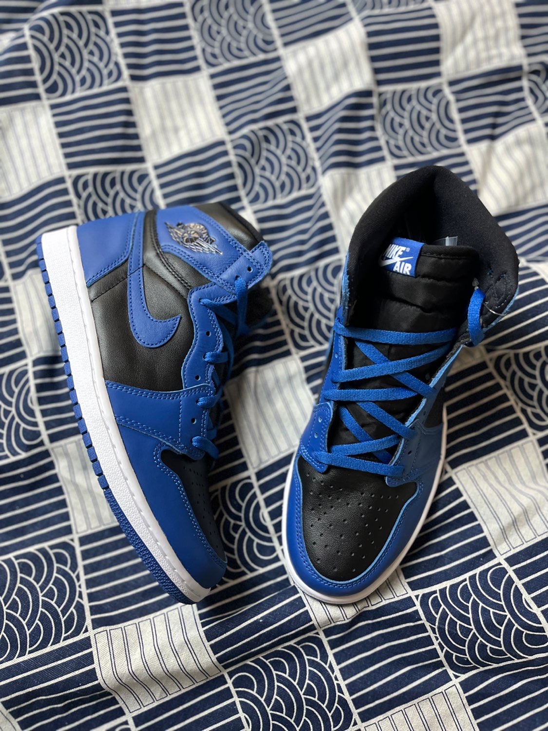 XH  Air Jordan 1 High OG Dark Marina Blue review John 02