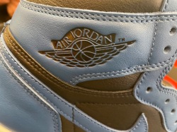 XH  Air Jordan 1 High OG Dark Marina Blue review Emily 01