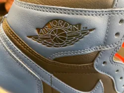 XH  Air Jordan 1 High OG Dark Marina Blue review Emily 01