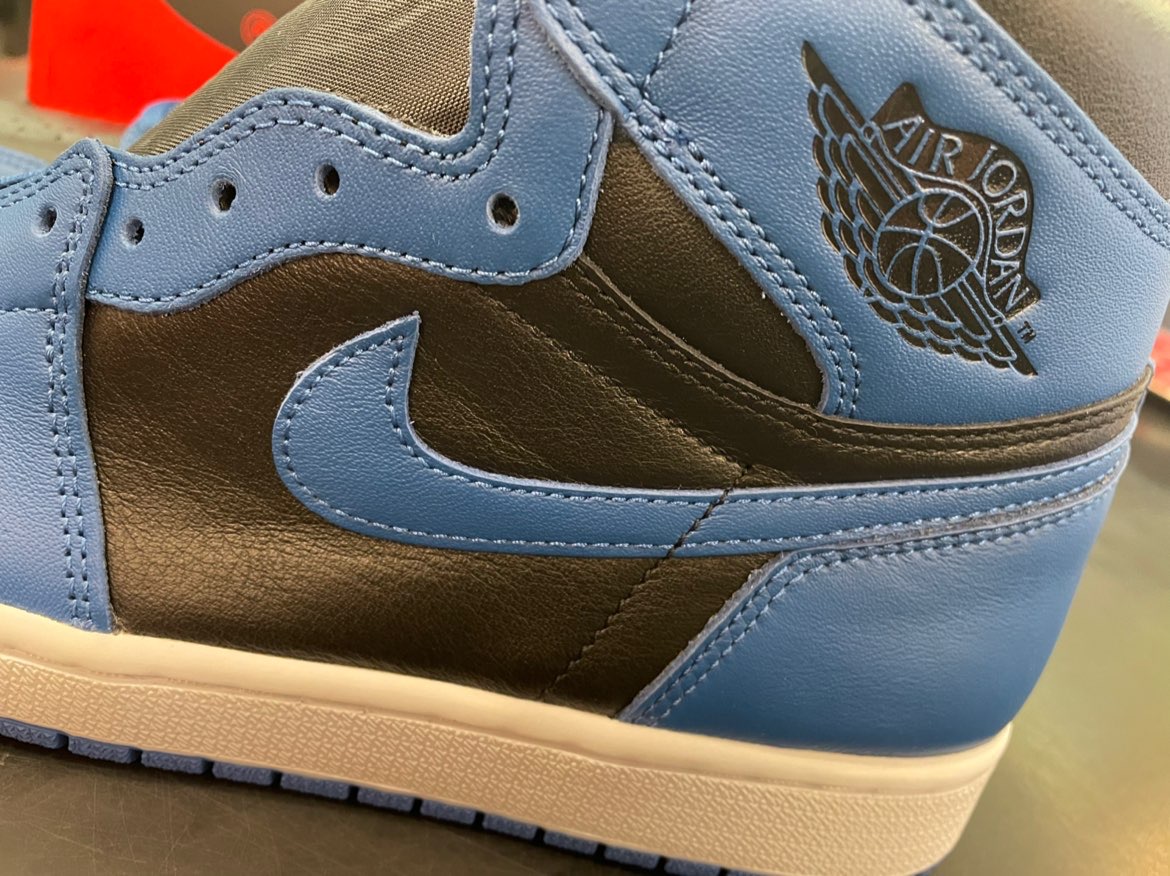 XH  Air Jordan 1 High OG Dark Marina Blue review Emily 03