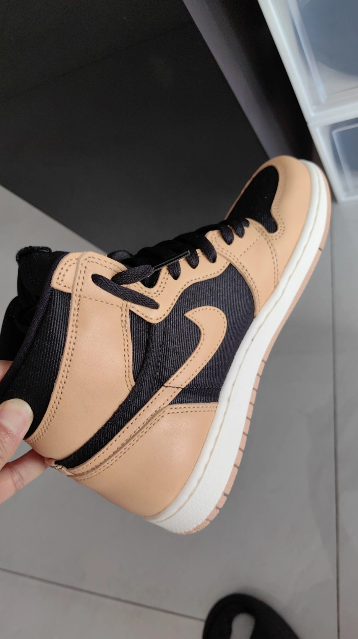 XH Air Jordan 1 High OG Black Rice Yellow review Aiden