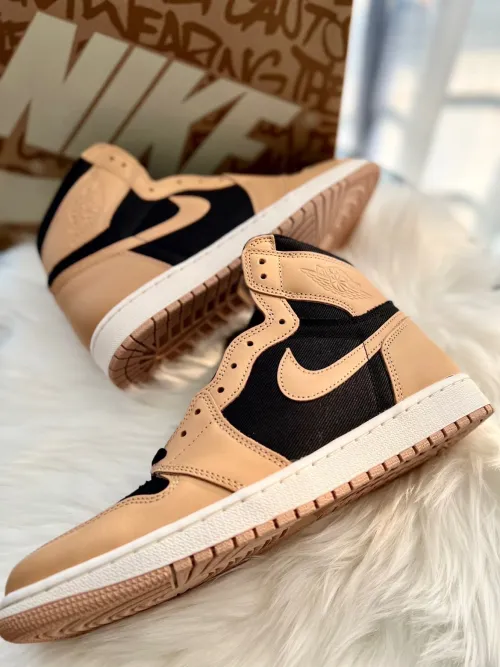 XH Air Jordan 1 High OG Black Rice Yellow review 