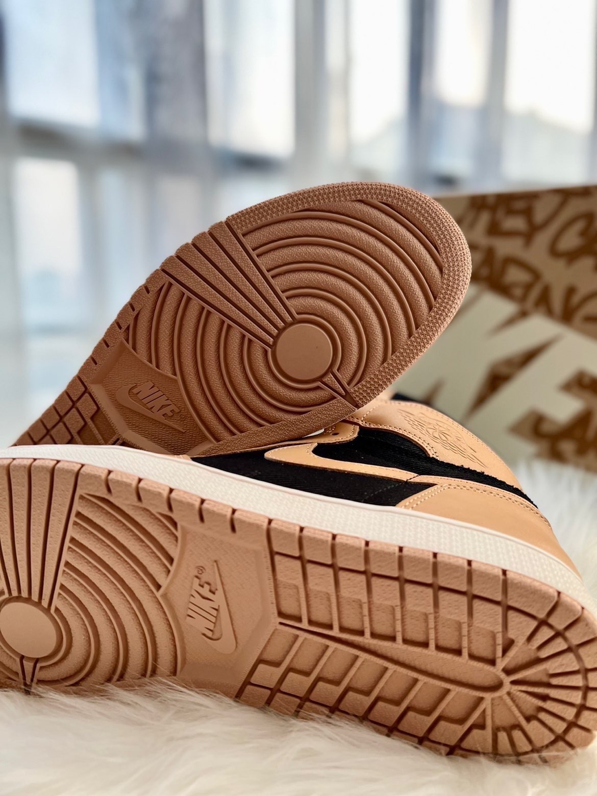 XH Air Jordan 1 High OG Black Rice Yellow review Mila 02