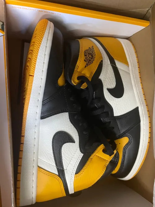 XH  Air Jordan 1 High OG Yellow Toe review 