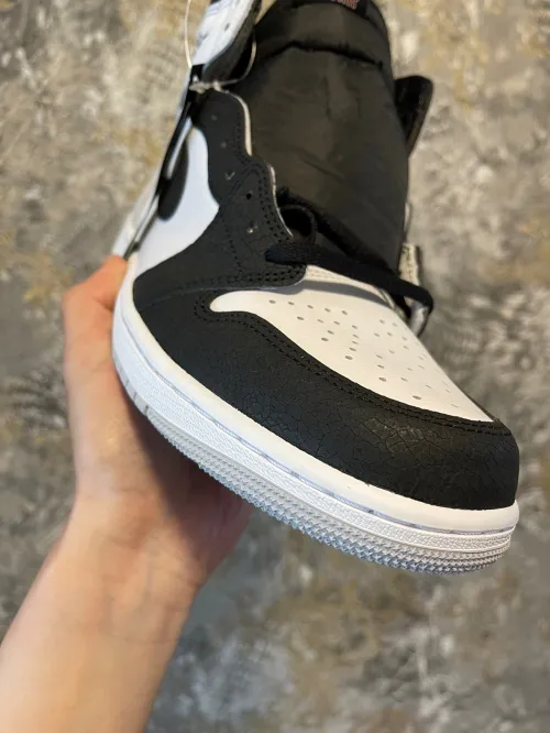 XH Air Jordan 1 High OG WMNS Stage Haze review 