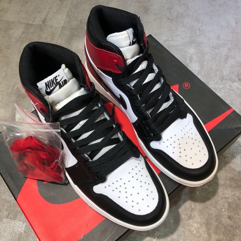 XH Air Jordan 1 OG High 'Black Toe' review Ellie 04