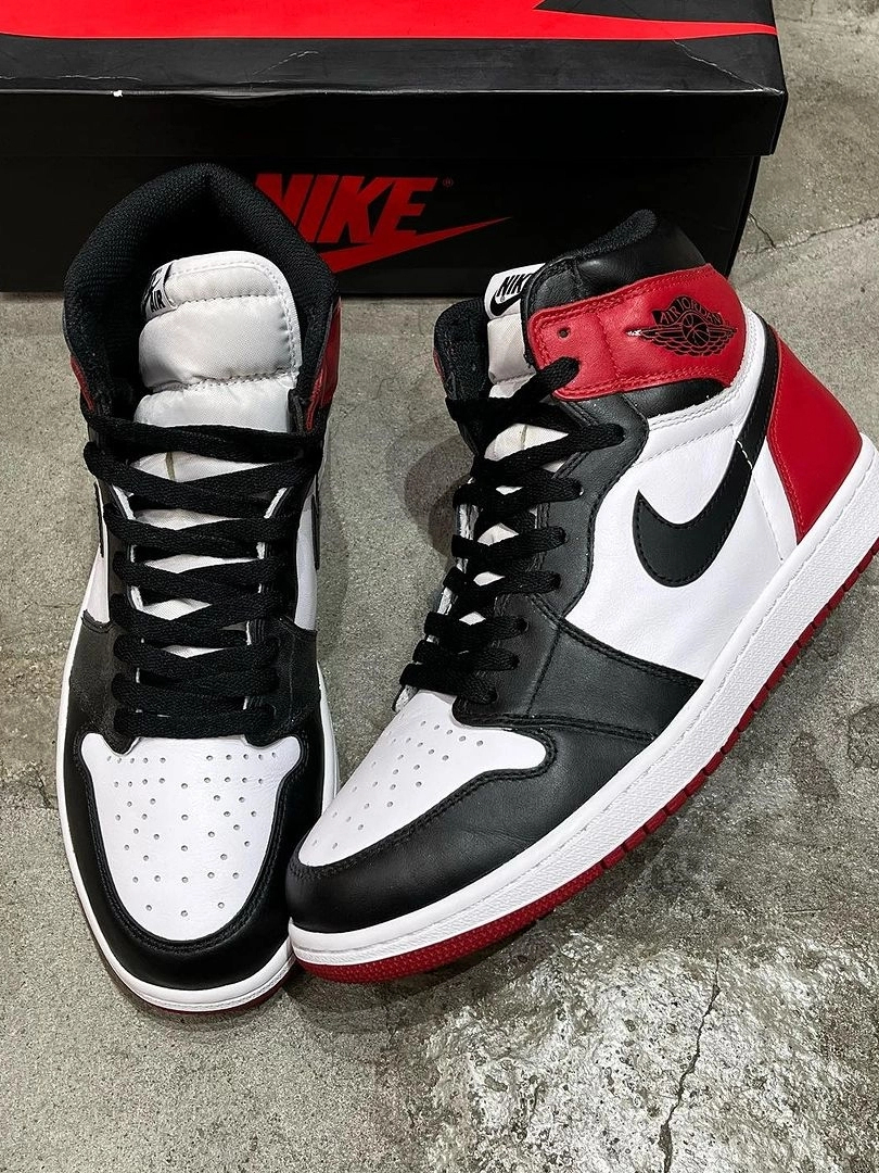 XH Air Jordan 1 OG High 'Black Toe' review Luna 01