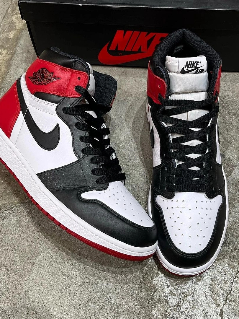 XH Air Jordan 1 OG High 'Black Toe' review Luna 02