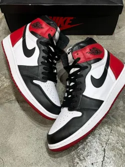 XH Air Jordan 1 OG High 'Black Toe' review Luna 04