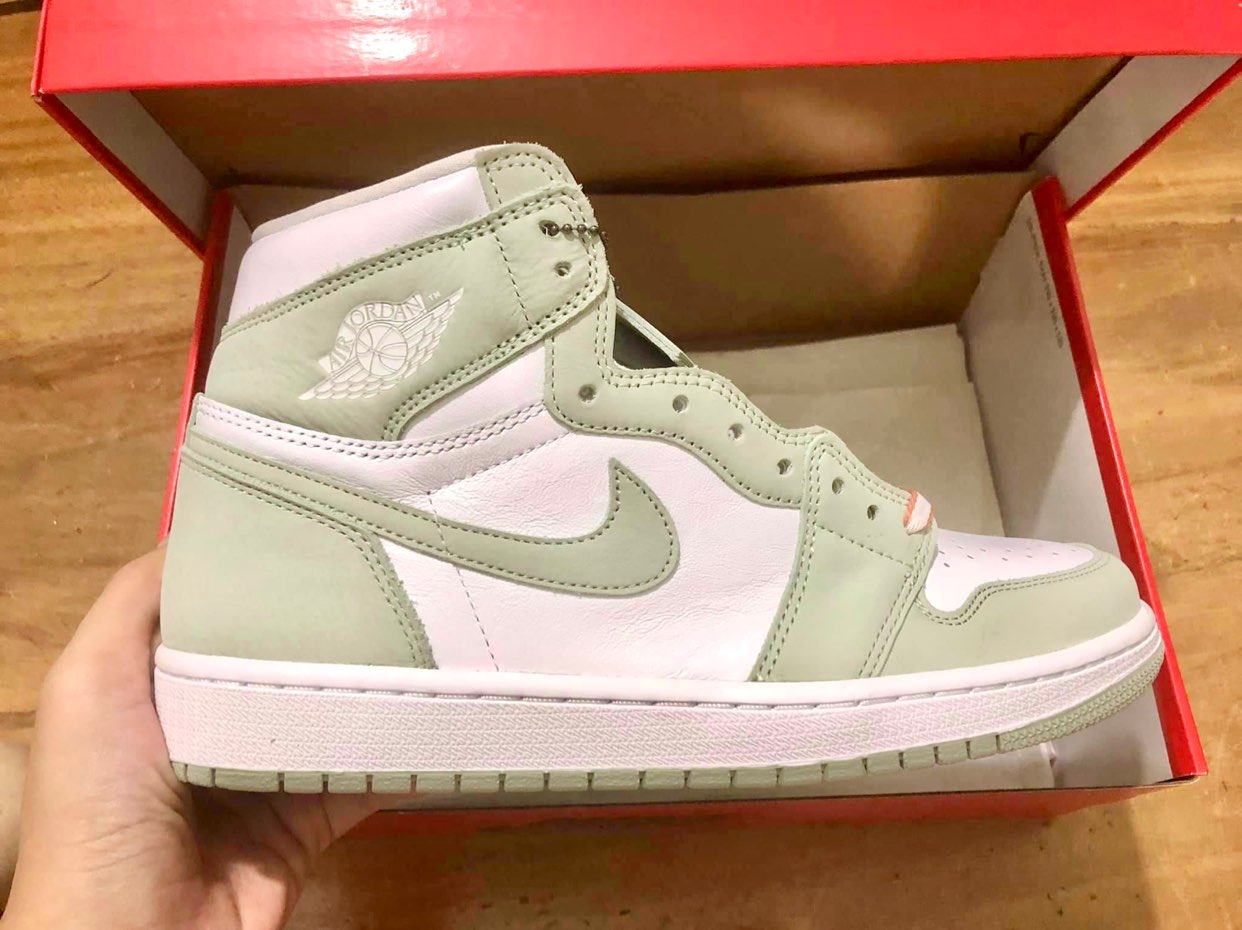 XH  Air Jordan 1 High OG Seafoam review Harper 02