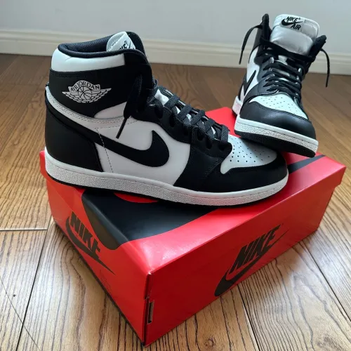 XH Air Jordan 1 Retro High OG Black White review 