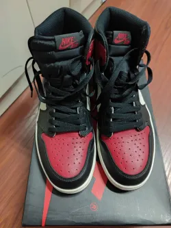 XH Air Jordan 1 High OG“Bred Toe” review Mila 01