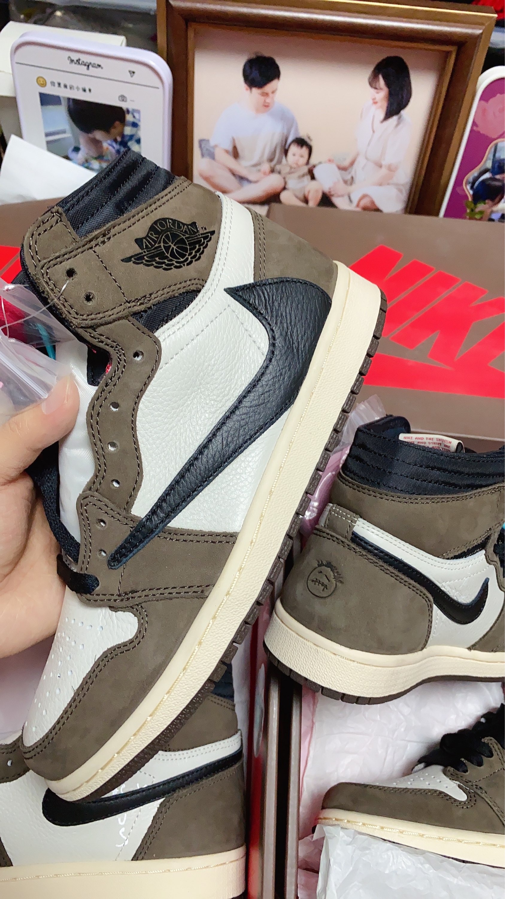 XH  Travis Scott x Air Jordan 1 High OG TS SP review Isaac