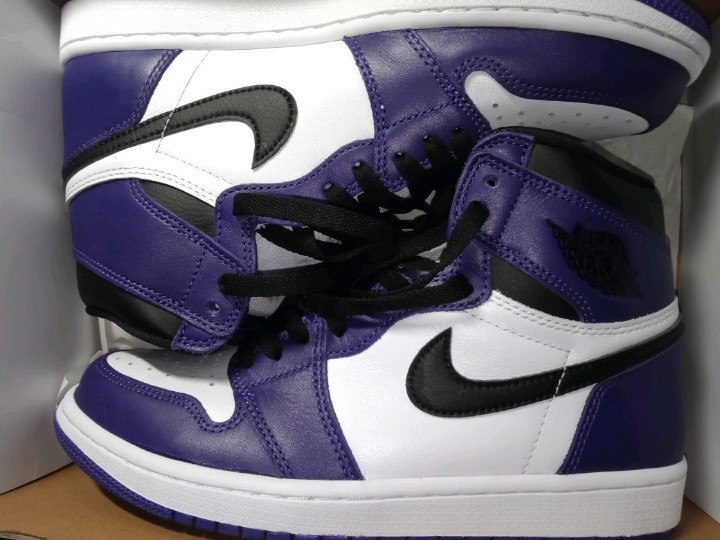 XH  Air Jordan 1 High OG “Court Purple” review Evelyn