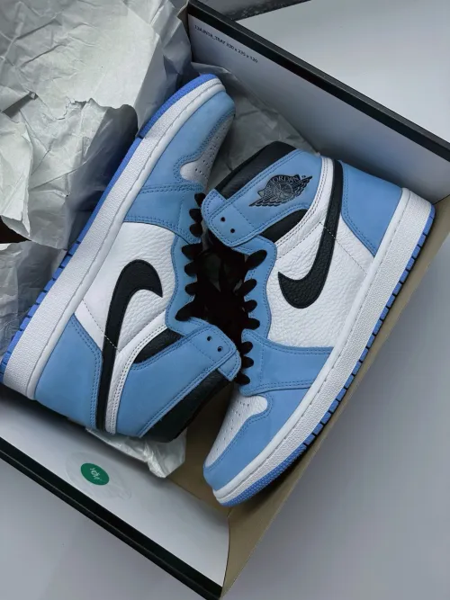 XH  Air Jordan 1 High OG University Blue review 