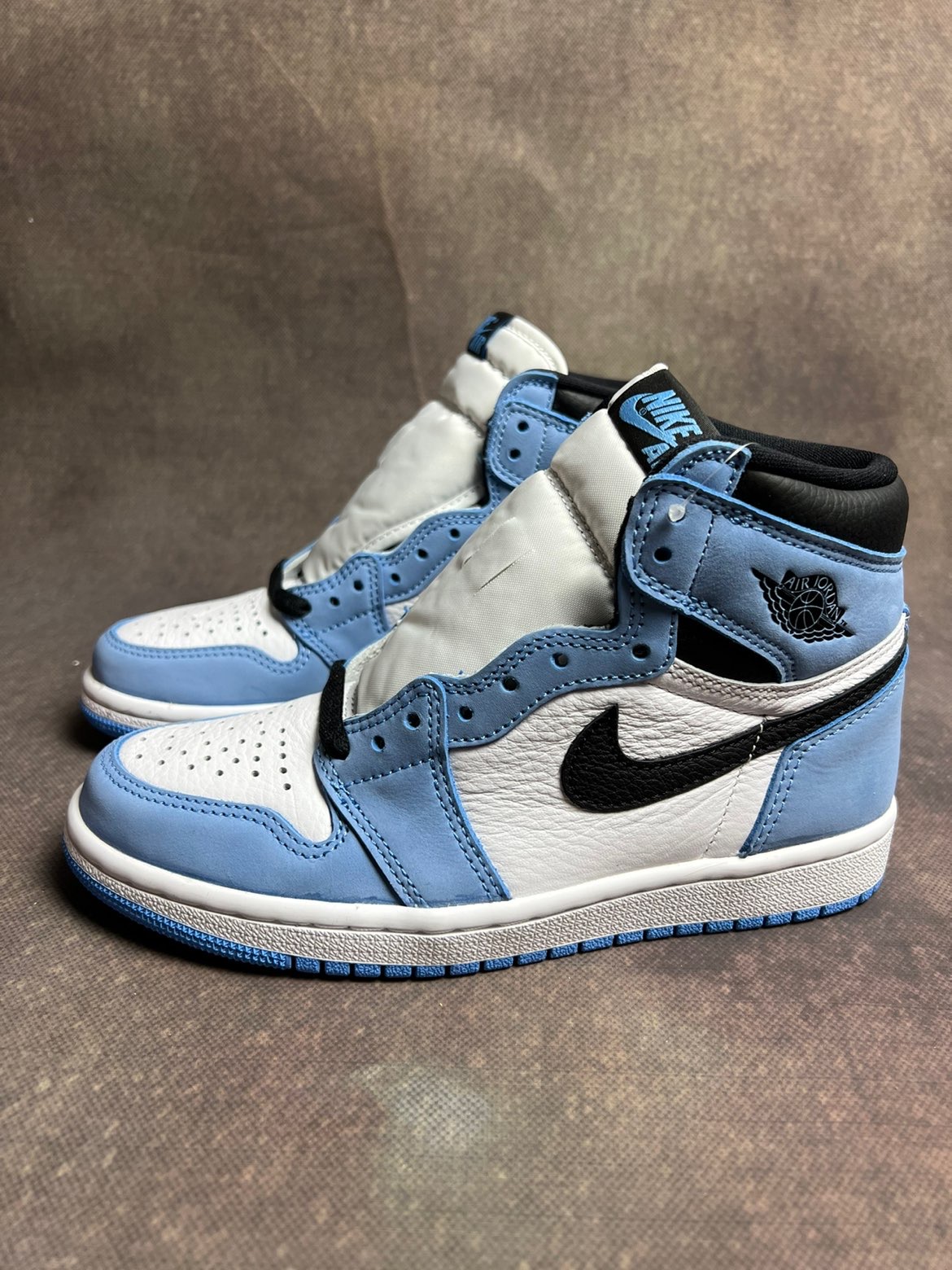 XH  Air Jordan 1 High OG University Blue review Chris 06