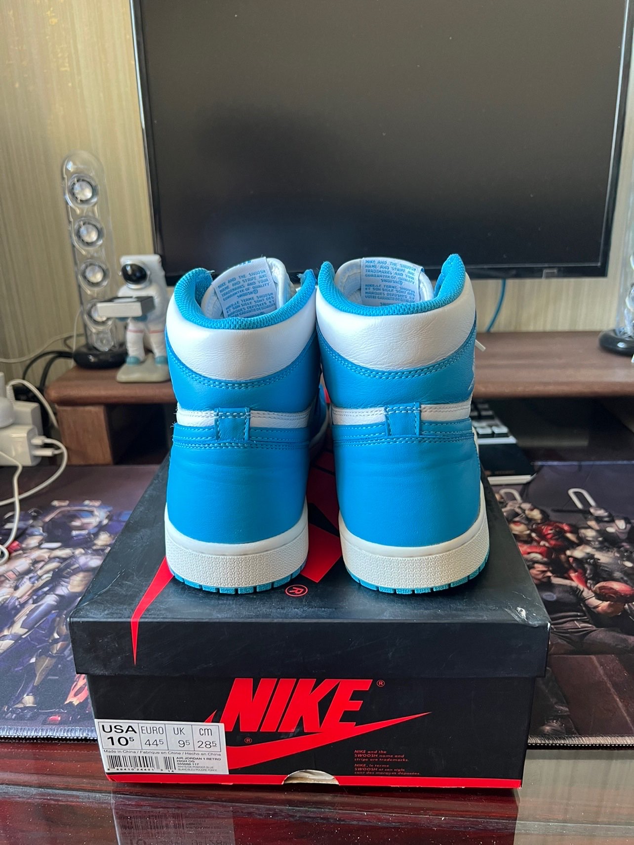 XH  Air Jordan 1 RetroUNC review Emily 03