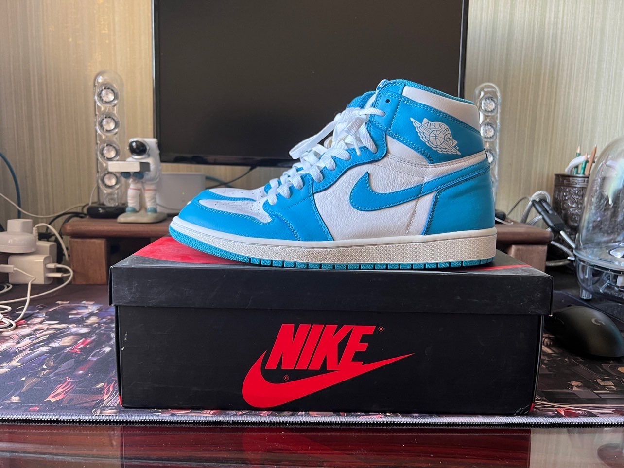 XH  Air Jordan 1 RetroUNC review Emily 04